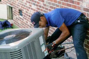 HVAC-tech-installing-new-system (1)