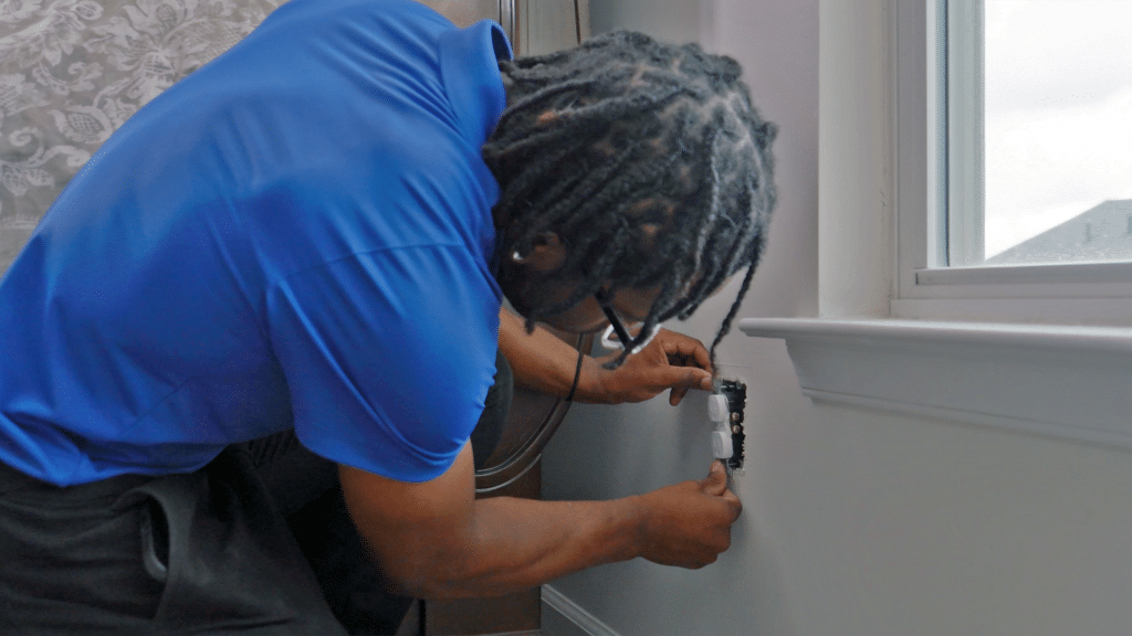 Repair-Outlets-or-Switches